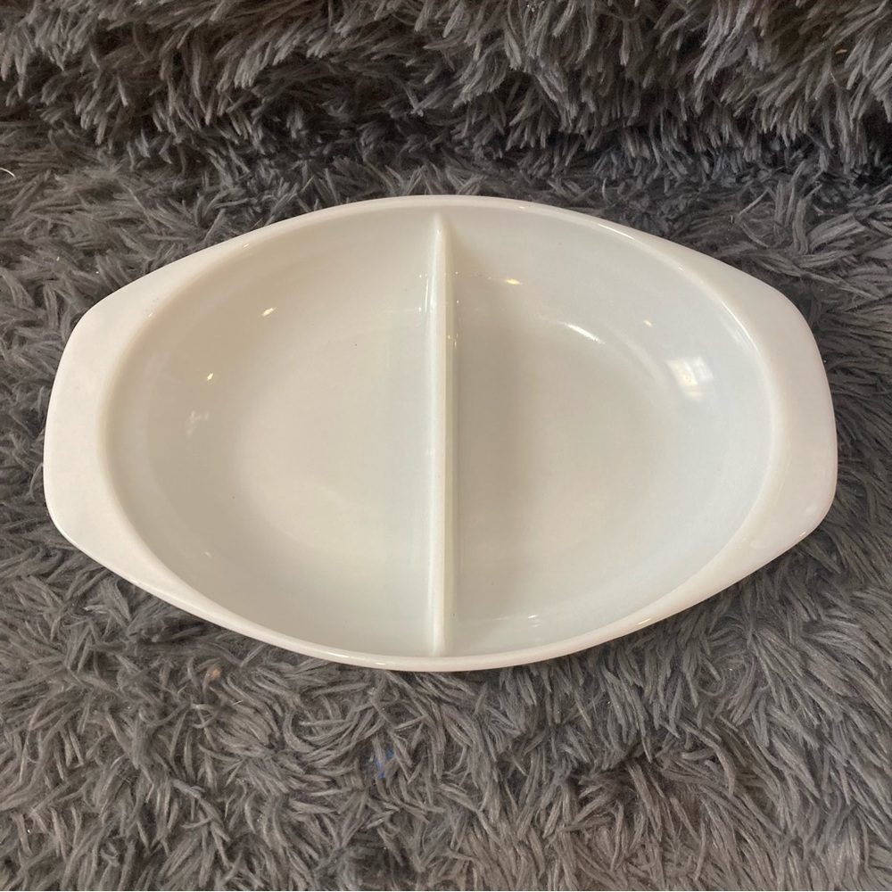 Vintage Solid White PYREX Divided Casserole Dish No Lid 1 1/2 Qt.